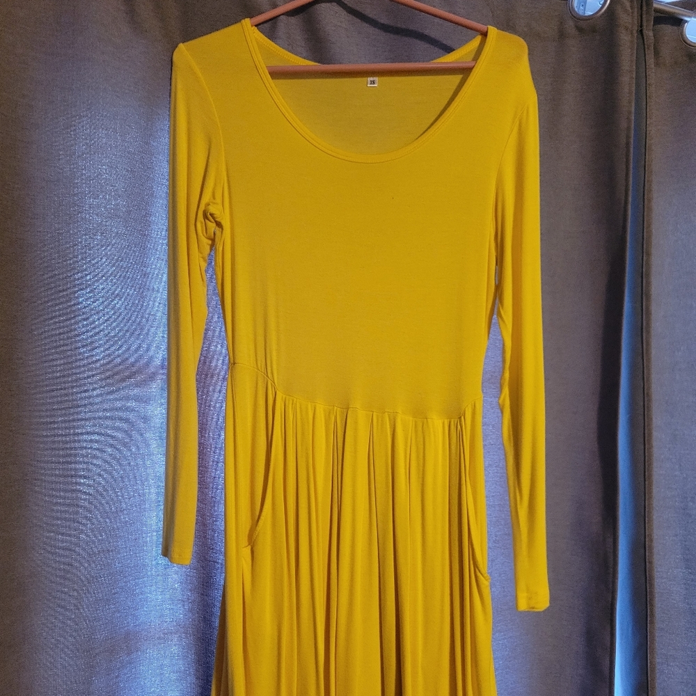 Yellow dress